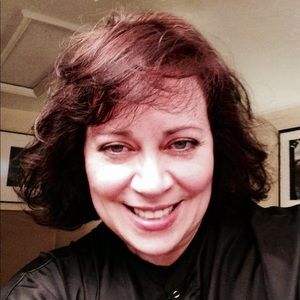 Meet your Posher, Cynthia